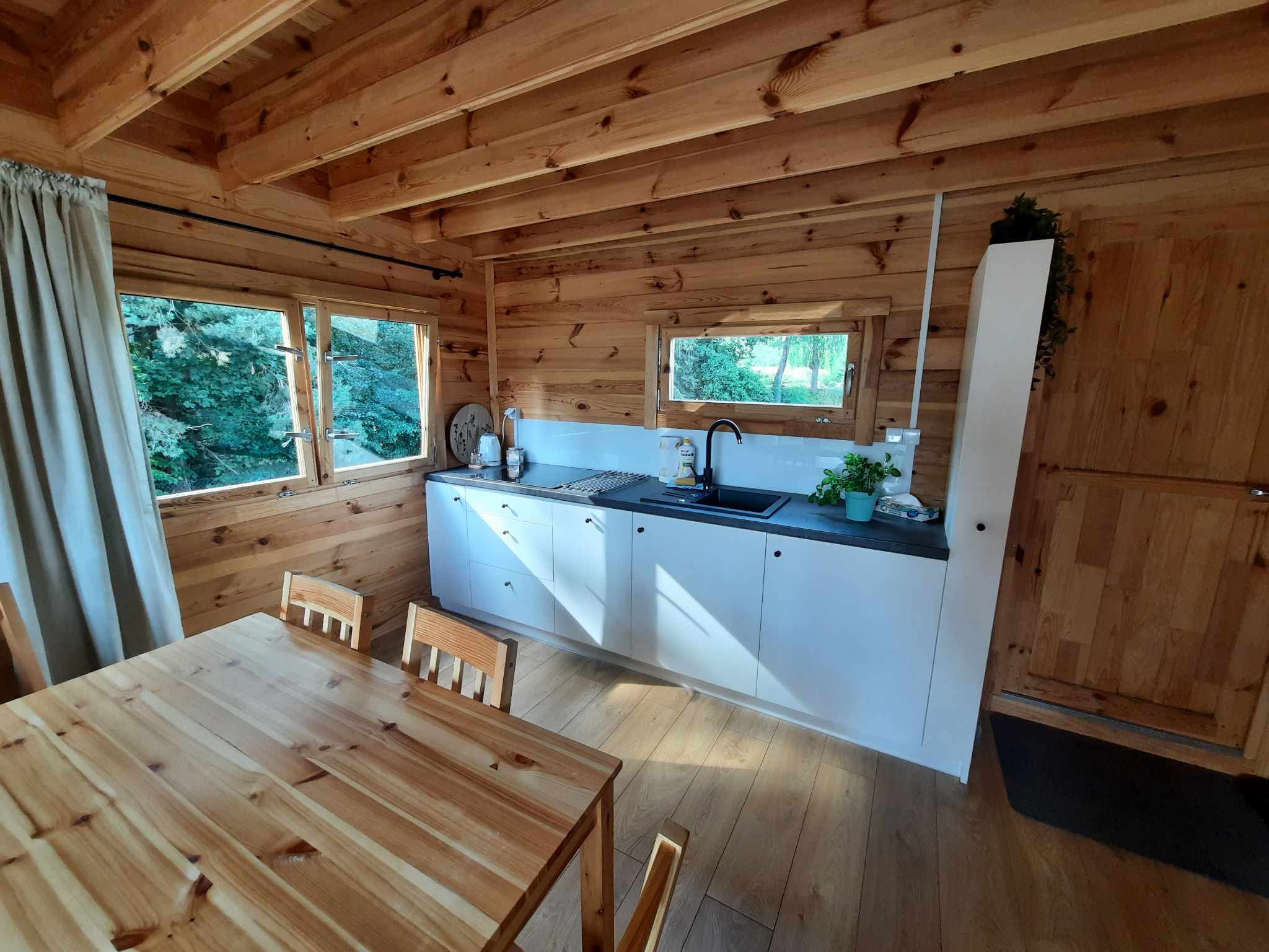 domki-nad-jeziorem-wynajem