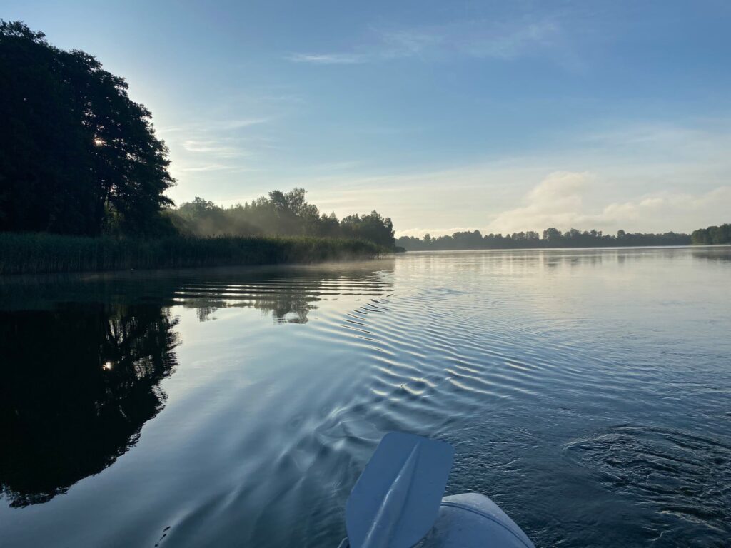 osada-nad-jeziorem-kajaki